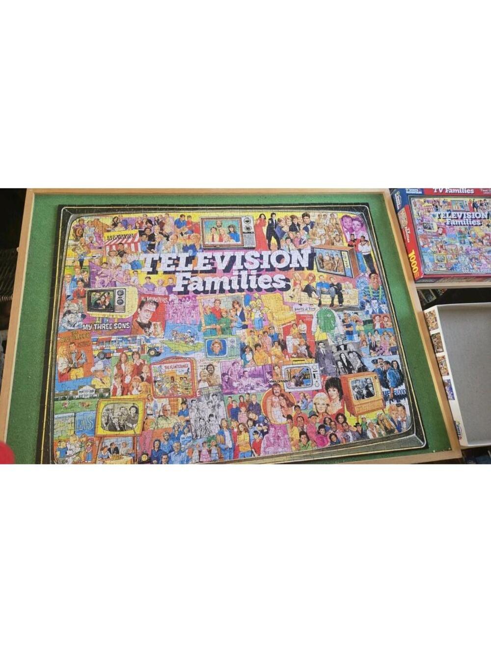 WHITE MOUNTAIN - TV Television  FAMILIES - 1000 piece puzzle COMPLETE